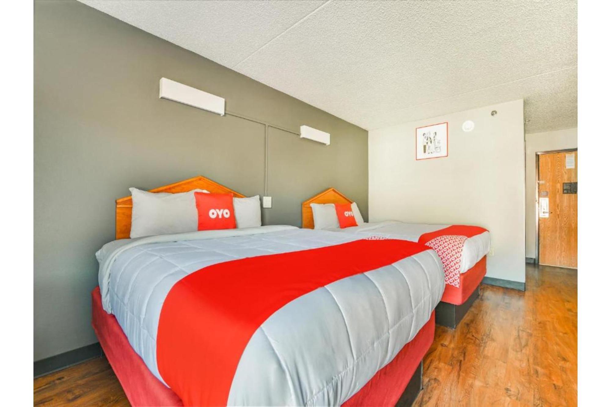 Hotel Oyo Townhouse Near Little Rock Air Force Base