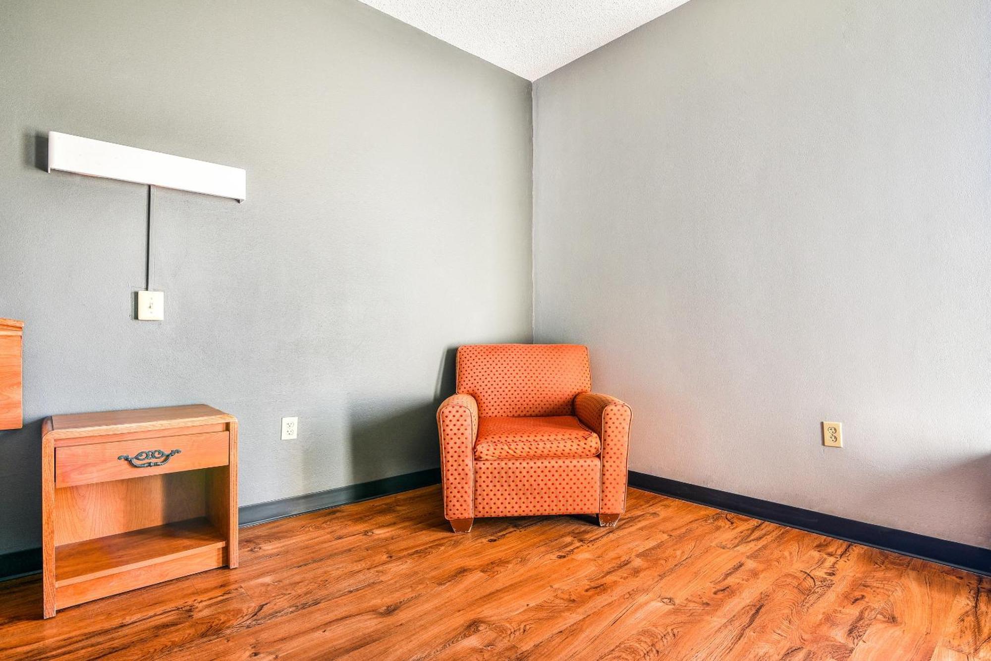 Oyo Townhouse Near Little Rock Air Force Base Hotel