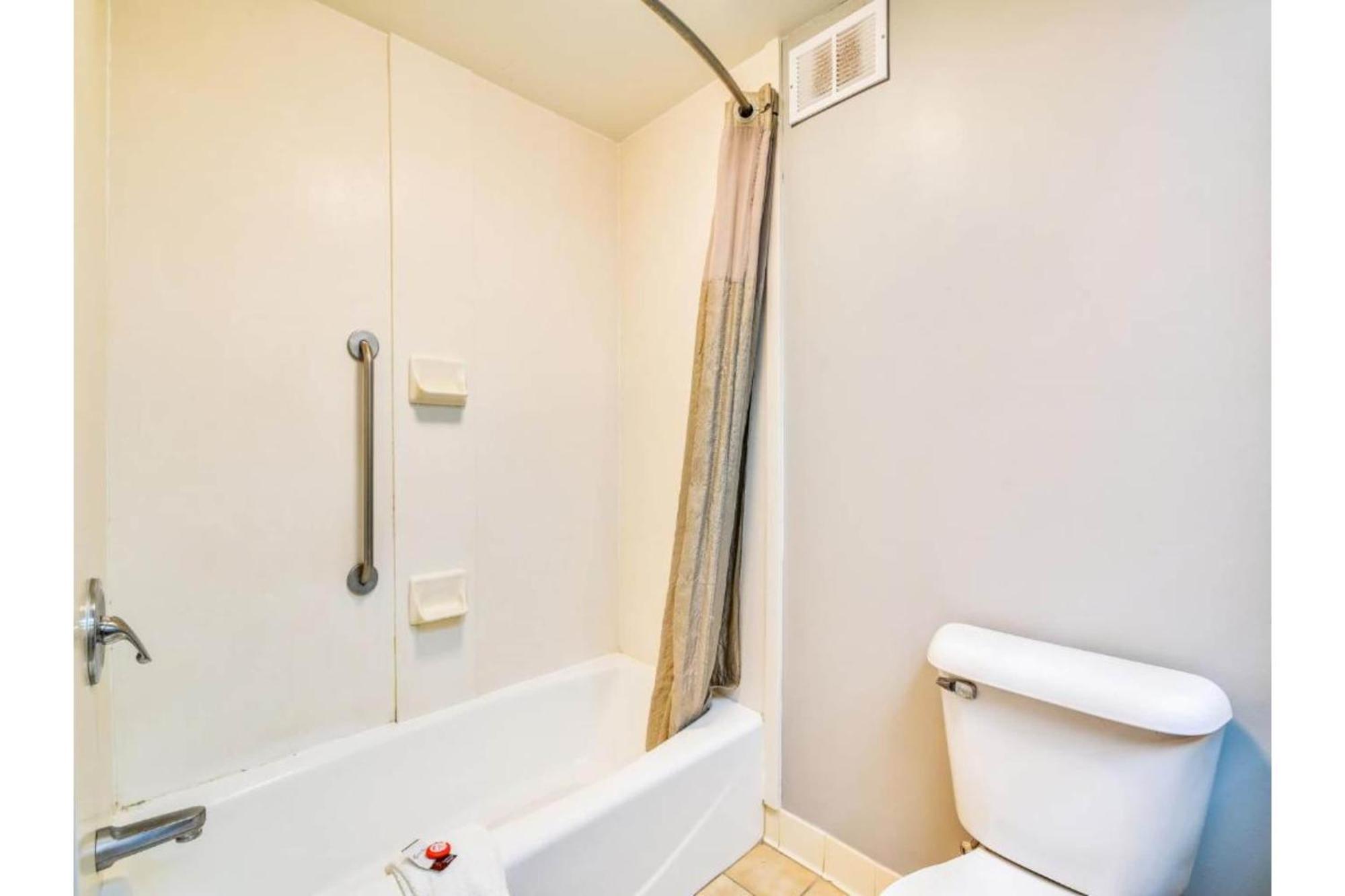 Hotel Oyo Townhouse Near Little Rock Air Force Base