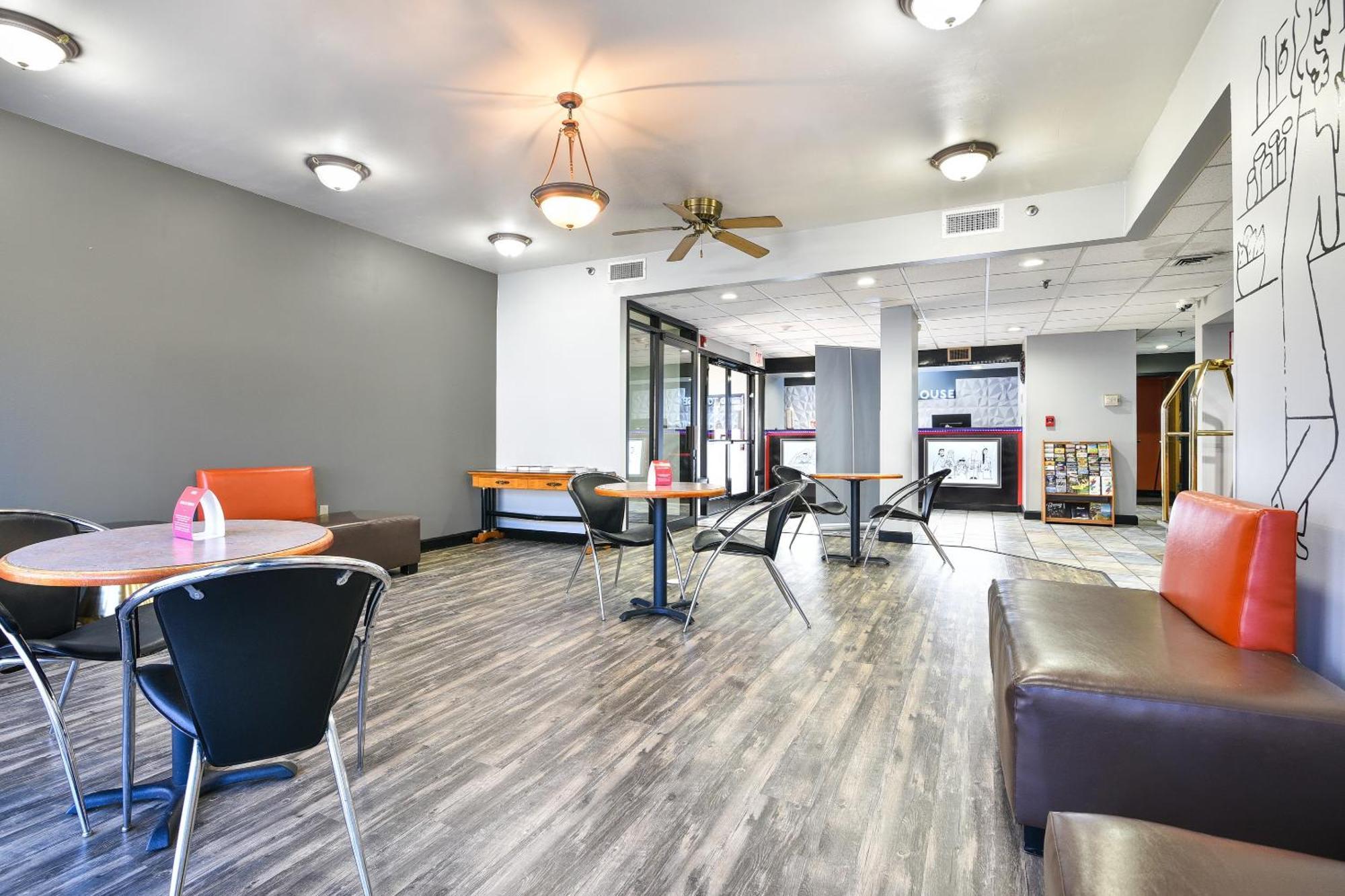 Hotel Oyo Townhouse Near Little Rock Air Force Base 2*