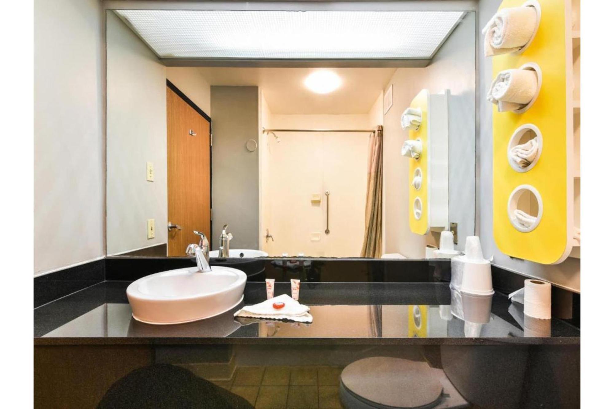 Hotel Oyo Townhouse Near Little Rock Air Force Base